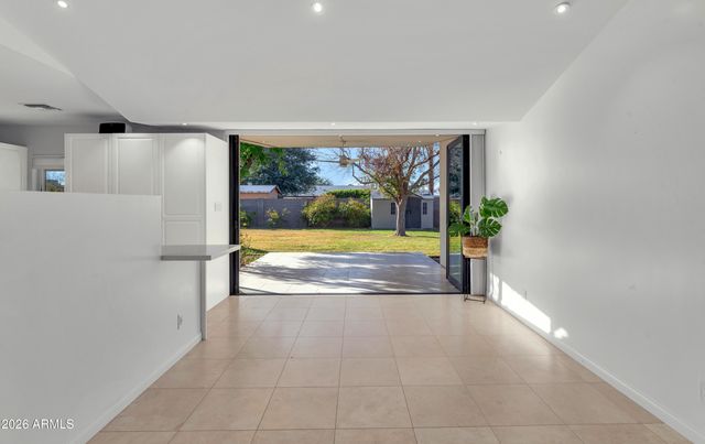 2323 E DEVONSHIRE Avenue, Phoenix, AZ 85016