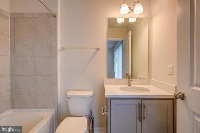 5059 SILVER OAK DR, Rosedale, MD 21237
