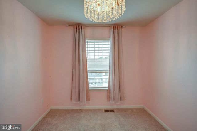 5059 SILVER OAK DR, Rosedale, MD 21237