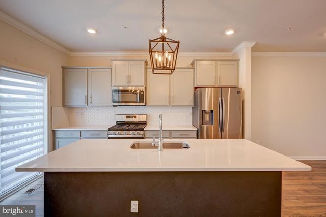 5059 SILVER OAK DR, Rosedale, MD 21237