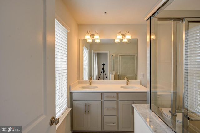 5059 SILVER OAK DR, Rosedale, MD 21237
