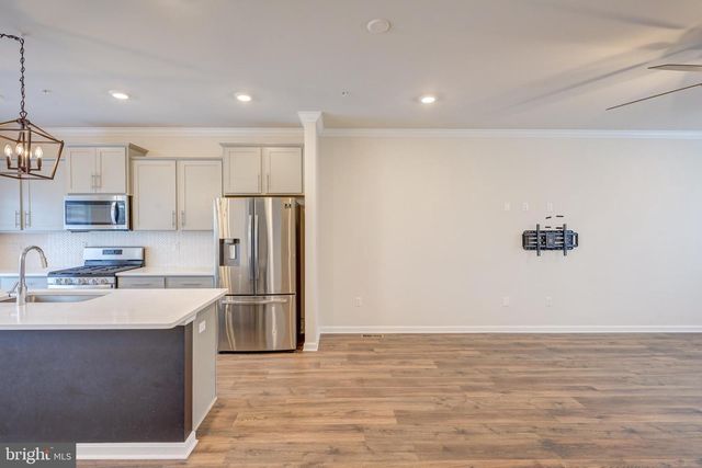 5059 SILVER OAK DR, Rosedale, MD 21237