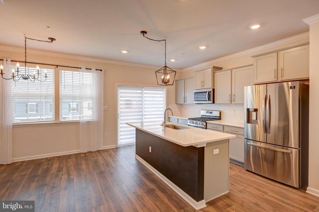 5059 SILVER OAK DR, Rosedale, MD 21237