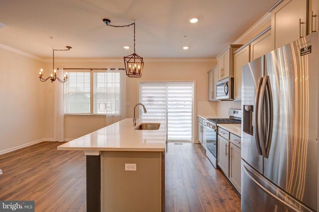 5059 SILVER OAK DR, Rosedale, MD 21237