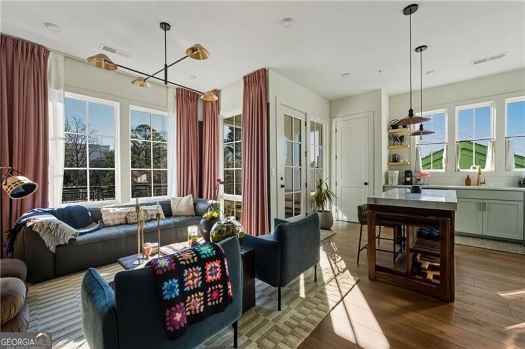 962 Bibbs Circle 7, Atlanta, GA 30318