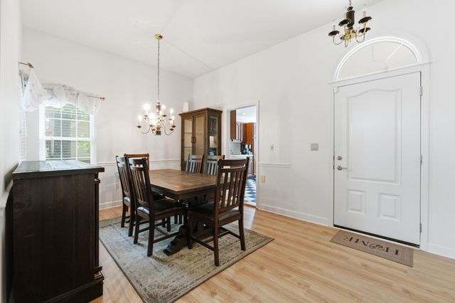 2418 Charleston Square, Chattanooga, TN 37421