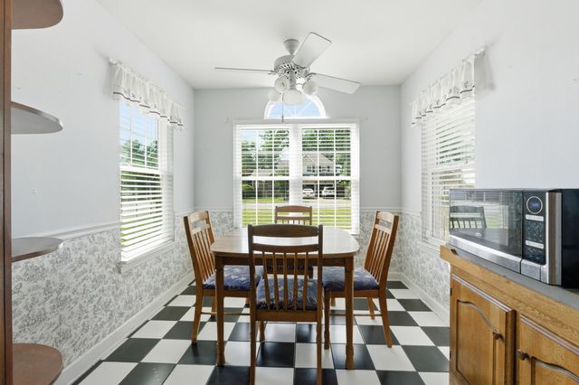 2418 Charleston Square, Chattanooga, TN 37421