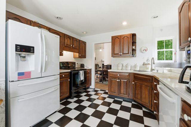 2418 Charleston Square, Chattanooga, TN 37421
