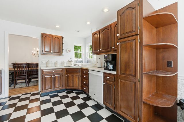 2418 Charleston Square, Chattanooga, TN 37421