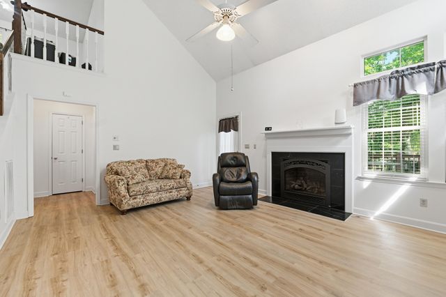 2418 Charleston Square, Chattanooga, TN 37421