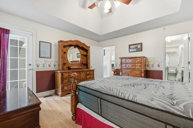 2418 Charleston Square, Chattanooga, TN 37421