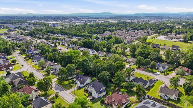2418 Charleston Square, Chattanooga, TN 37421