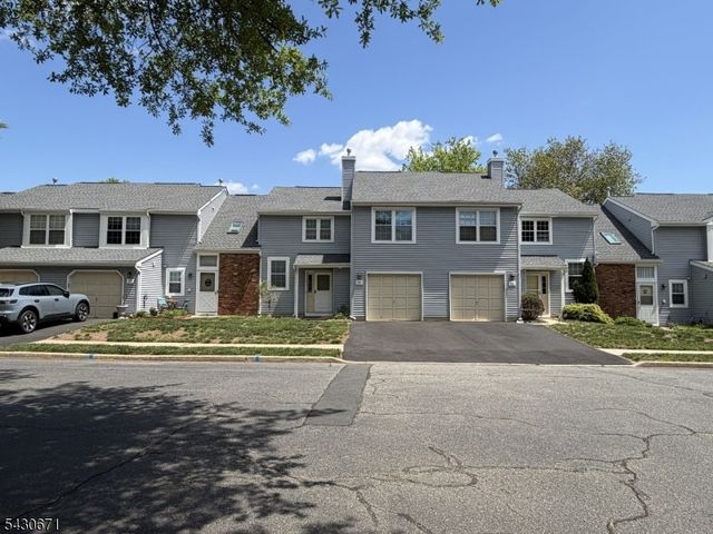 40 Whitby Cir, Franklin Twp., NJ 08873