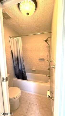 40 Whitby Cir, Franklin Twp., NJ 08873