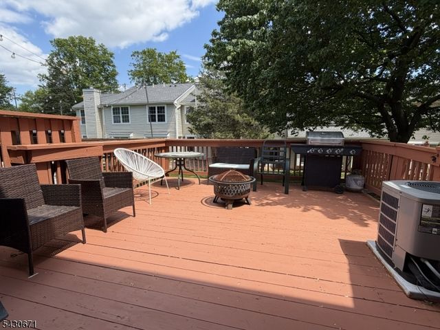 40 Whitby Cir, Franklin Twp., NJ 08873