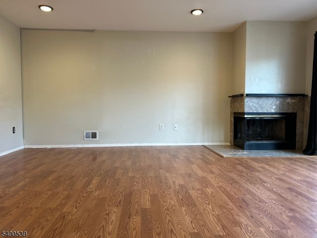 40 Whitby Cir, Franklin Twp., NJ 08873