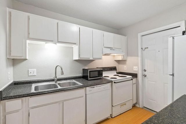 1410 Moore Ave, Portland, TX 78374