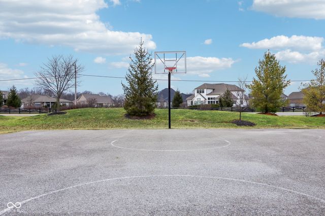 16502 Dominion Drive, Fishers, IN 46040