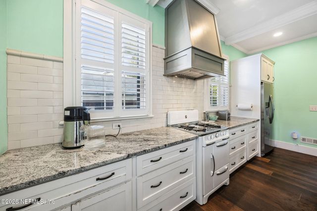 111 S 5TH Street, Fernandina Beach, FL 32034