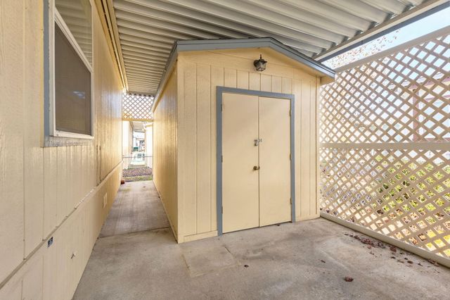 2398 Sasha Court, Grants Pass, OR 97527