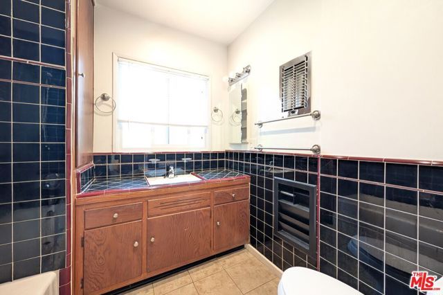 601 9th Street A, Santa Monica, CA 90402