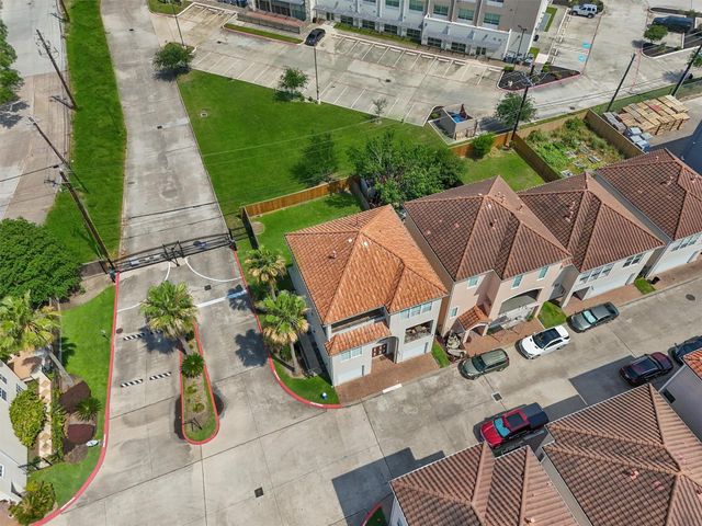 6107 S Arrowana Lane, Houston, TX 77036