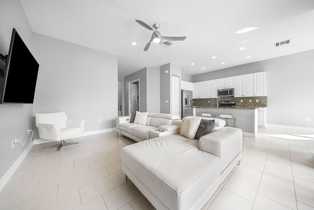 7866 Clay Mica Court, Delray Beach, FL 33446