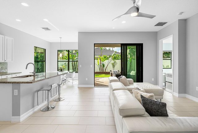 7866 Clay Mica Court, Delray Beach, FL 33446