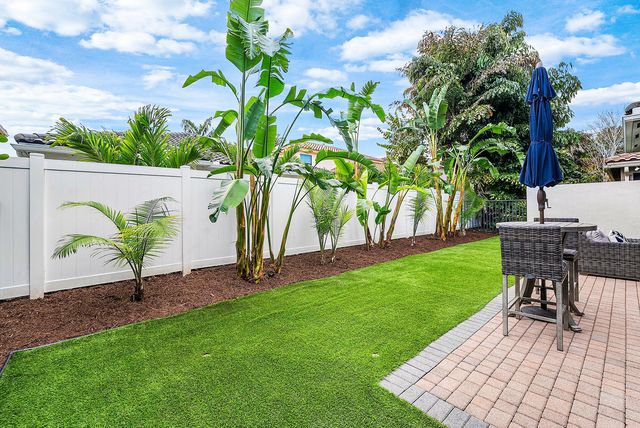 7866 Clay Mica Court, Delray Beach, FL 33446