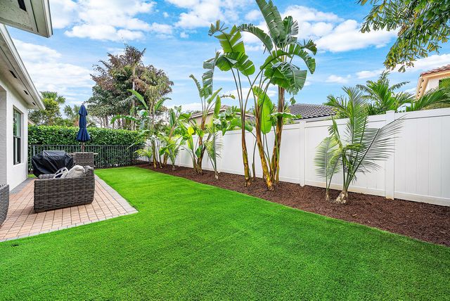 7866 Clay Mica Court, Delray Beach, FL 33446