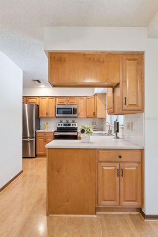 211 HICKORY DRIVE, Longwood, FL 32779