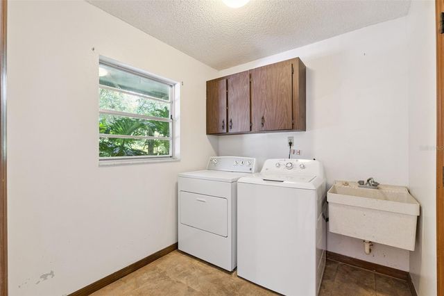 211 HICKORY DRIVE, Longwood, FL 32779