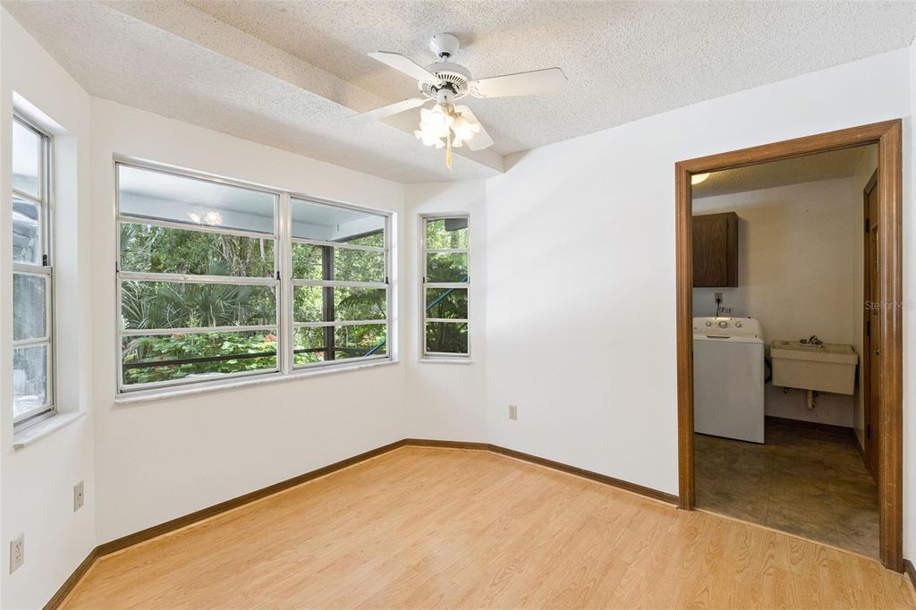 Image 21 of property listing at 211 HICKORY DRIVE, Longwood, FL 32779