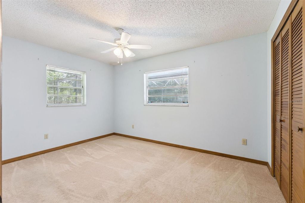 Image 25 of property listing at 211 HICKORY DRIVE, Longwood, FL 32779