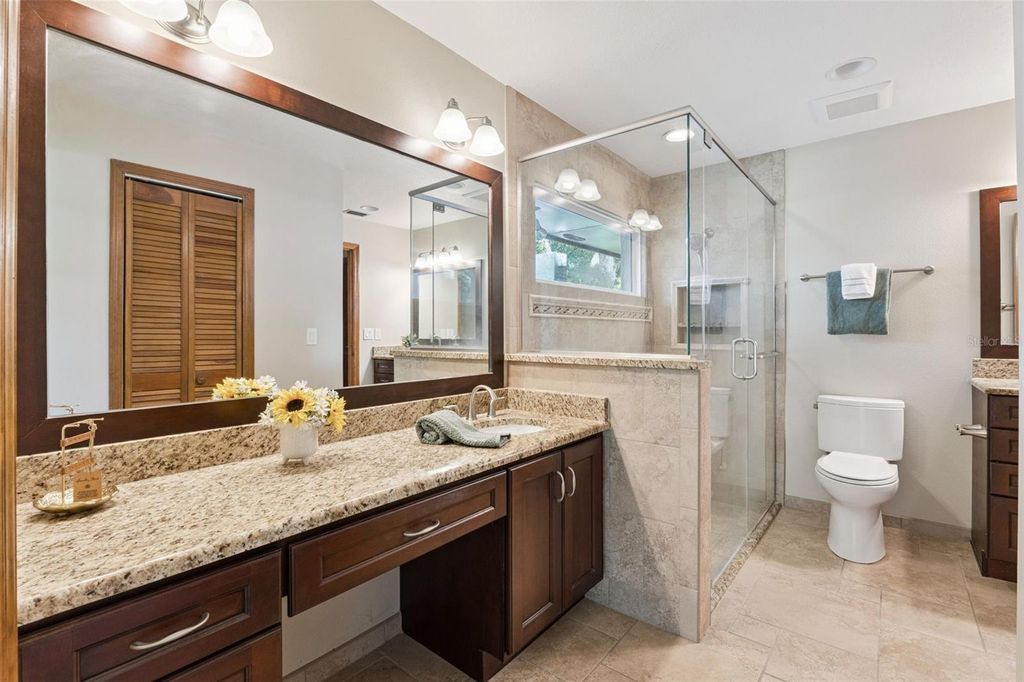 Image 28 of property listing at 211 HICKORY DRIVE, Longwood, FL 32779