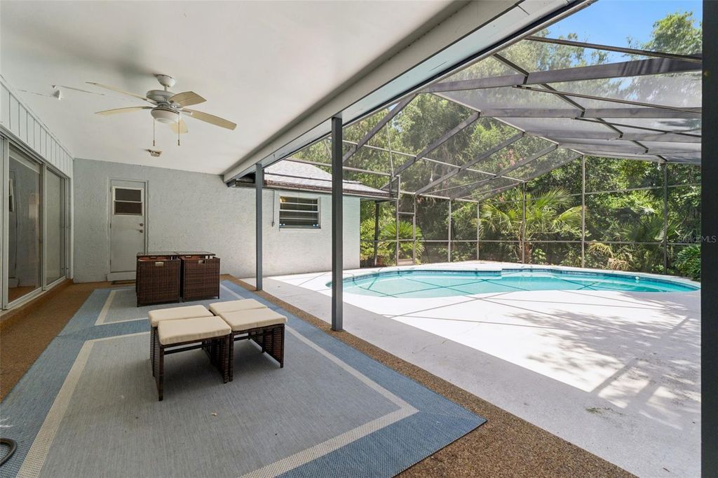 Image 34 of property listing at 211 HICKORY DRIVE, Longwood, FL 32779