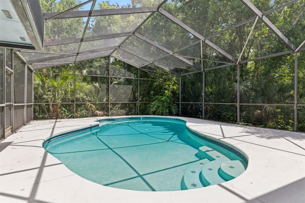 Image 40 of property listing at 211 HICKORY DRIVE, Longwood, FL 32779