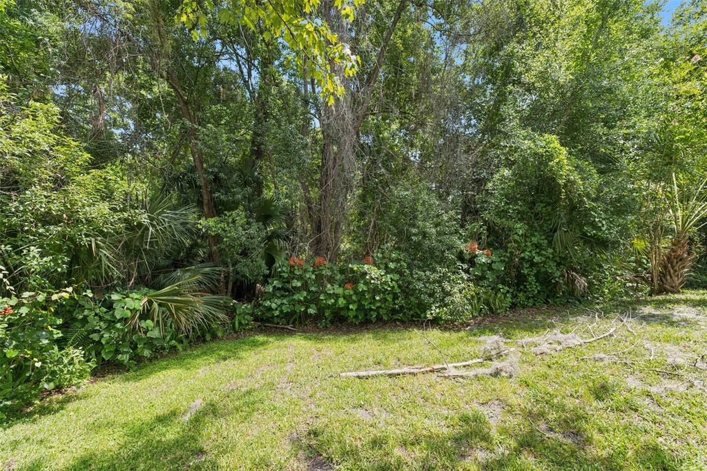 Image 43 of property listing at 211 HICKORY DRIVE, Longwood, FL 32779