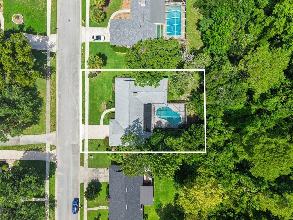 Image 45 of property listing at 211 HICKORY DRIVE, Longwood, FL 32779