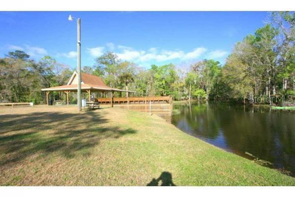 Image 57 of property listing at 211 HICKORY DRIVE, Longwood, FL 32779
