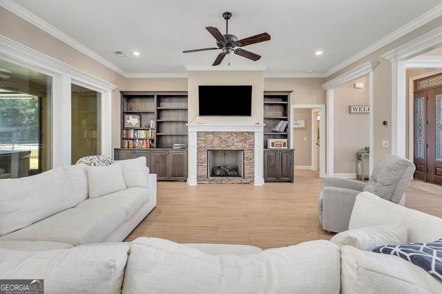 219 Fiddlers Cove Drive, Kingsland, GA 31548