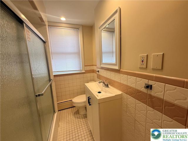 628 Hanover Avenue 2nd Fl, Allentown City, PA 18109