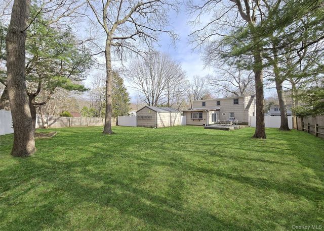 15 Wrana Street, Medford, NY 11763