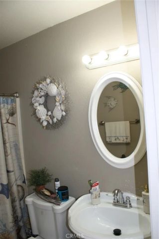 187 Mistletoe Drive, Corona, CA 92879