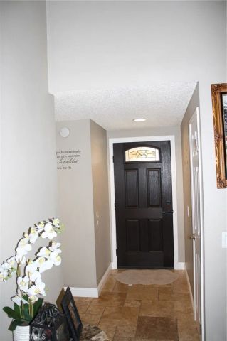 187 Mistletoe Drive, Corona, CA 92879