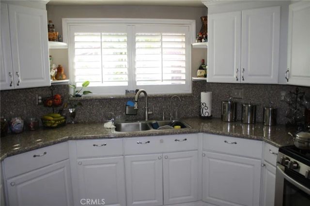 187 Mistletoe Drive, Corona, CA 92879