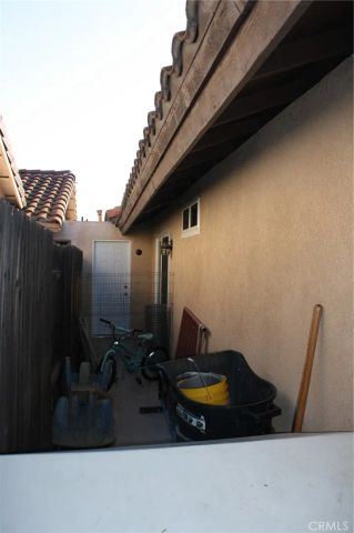 187 Mistletoe Drive, Corona, CA 92879