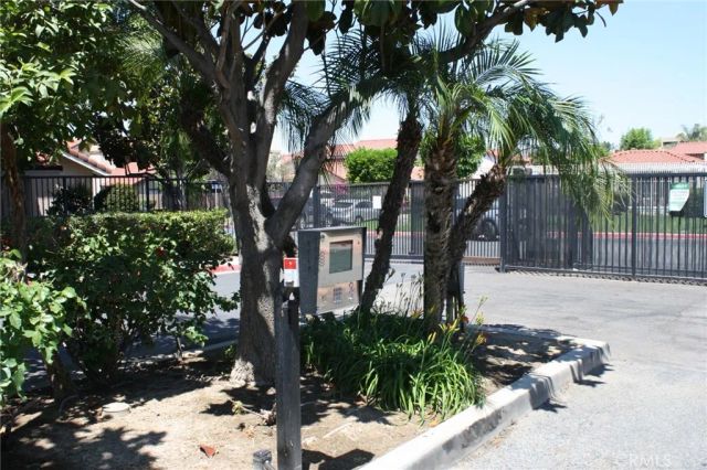 187 Mistletoe Drive, Corona, CA 92879