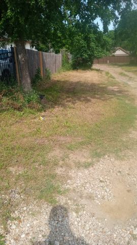 1818 S Ewing Avenue, Dallas, TX 75216