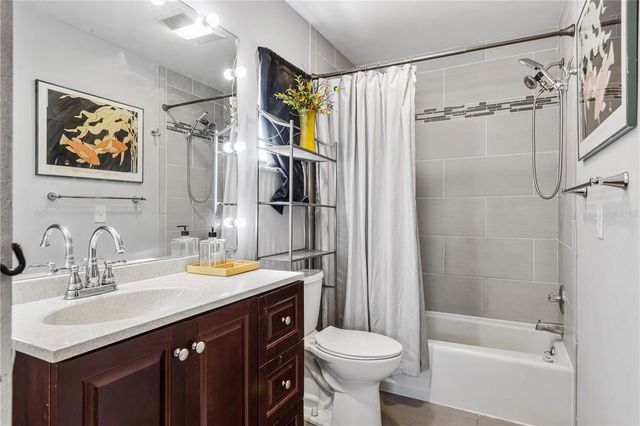 1276 REDSTART ROAD, Venice, FL 34293